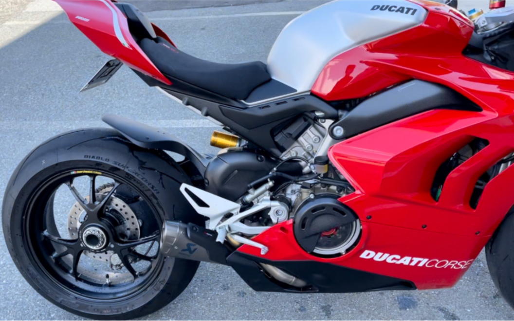 杜卡迪v4r天蝎全段钛合金排气_哔哩哔哩_bilibili