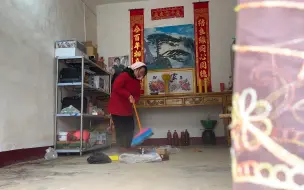 Descargar video: 媳妇怀孕不矫情，和家人一起打扫卫生，忙了大半天，看到成果值了