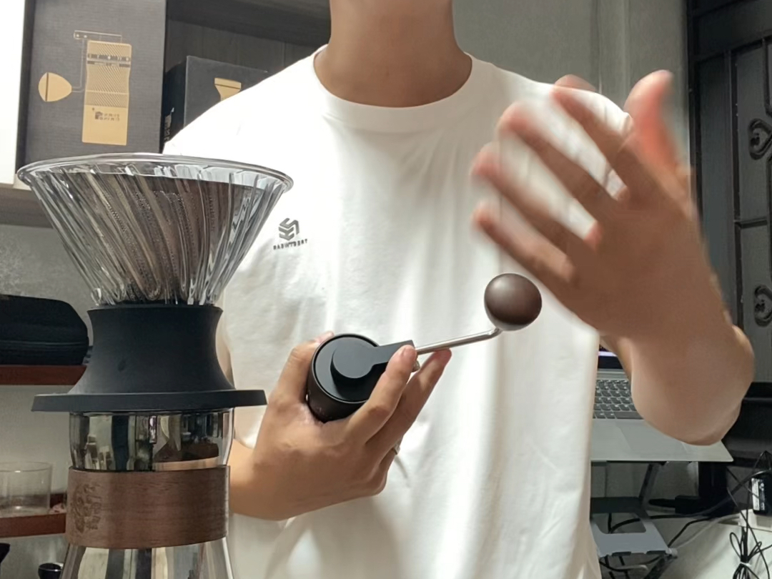 【爱投资的一老板】Up主探索中，欢迎收看求三连！