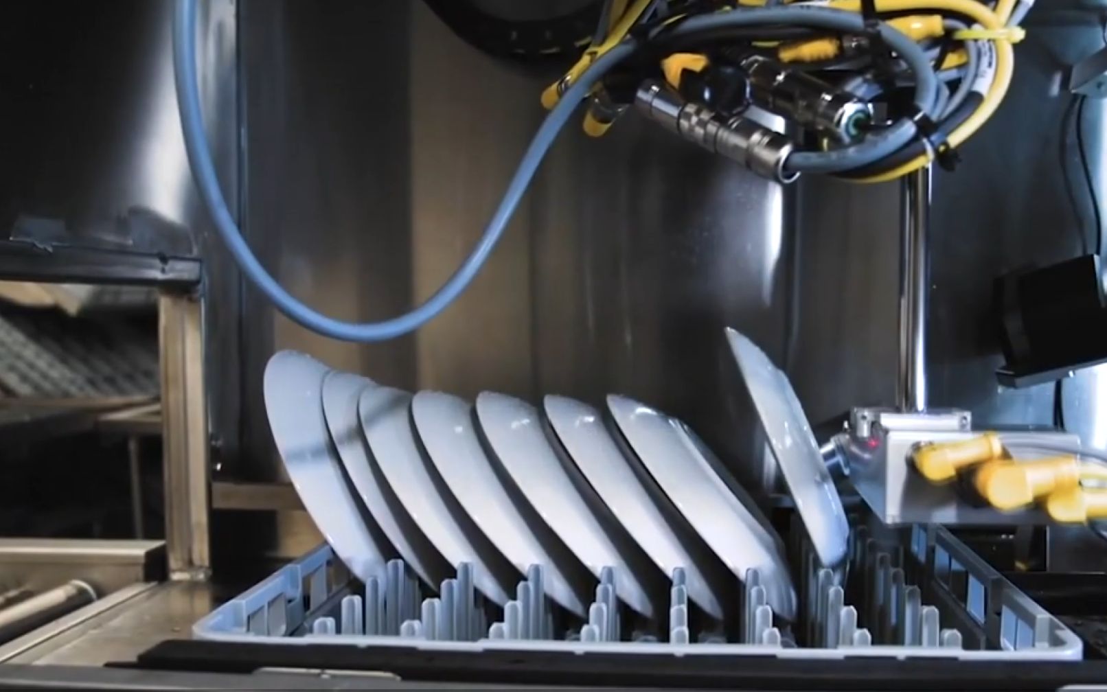 比人洗的干净的洗碗机器人,每天洗数万套餐具,是人效率的100倍_哔哩