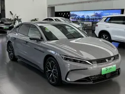 Скачать видео: 【小汪带你看新车】2025款 比亚迪 汉DM-i 125KM 尊贵型