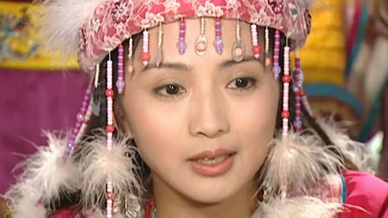 还珠格格香妃用从西域带来的凝香丸挽救紫薇的性命