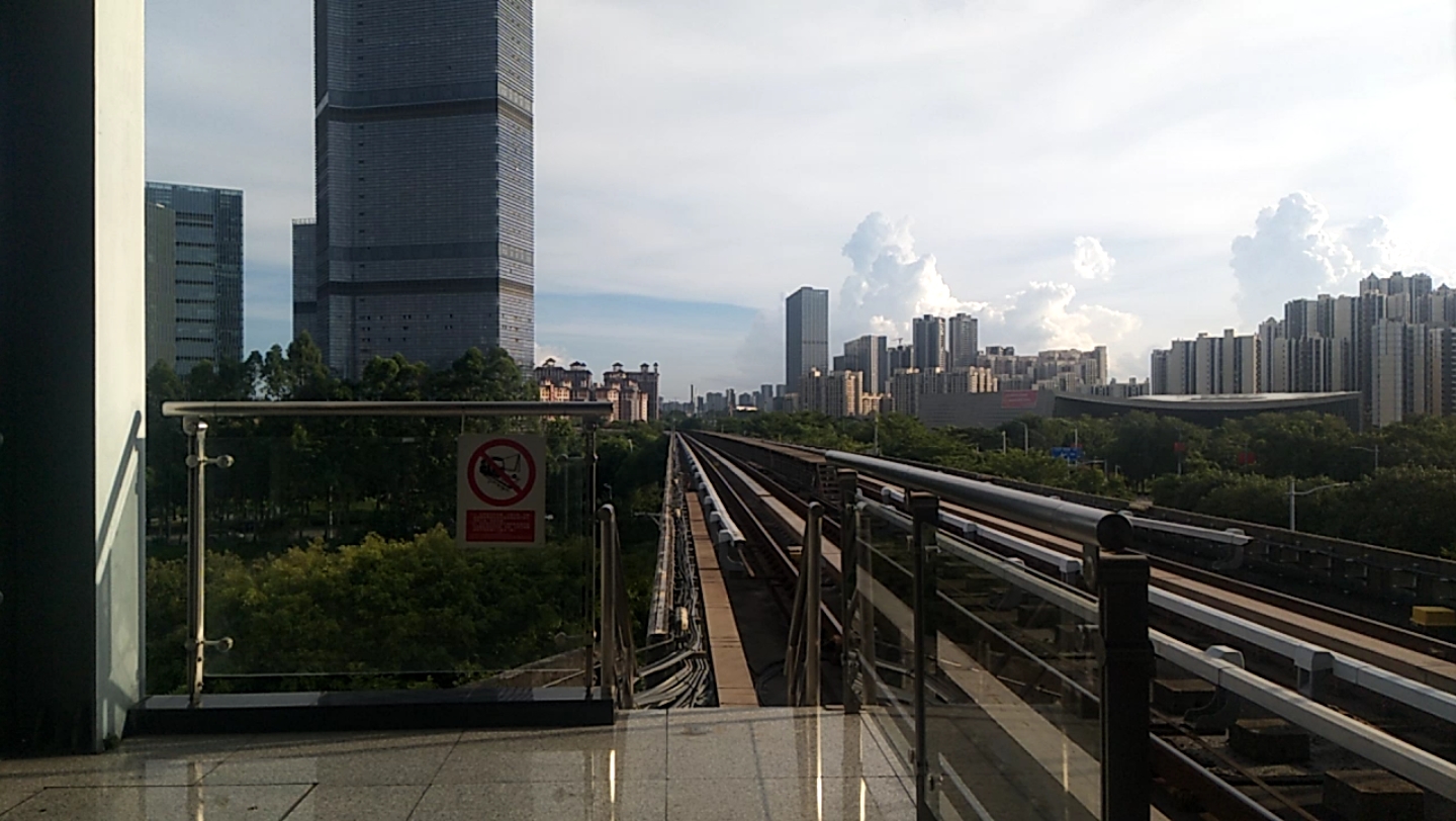 广州地铁4号线蕉门站进站