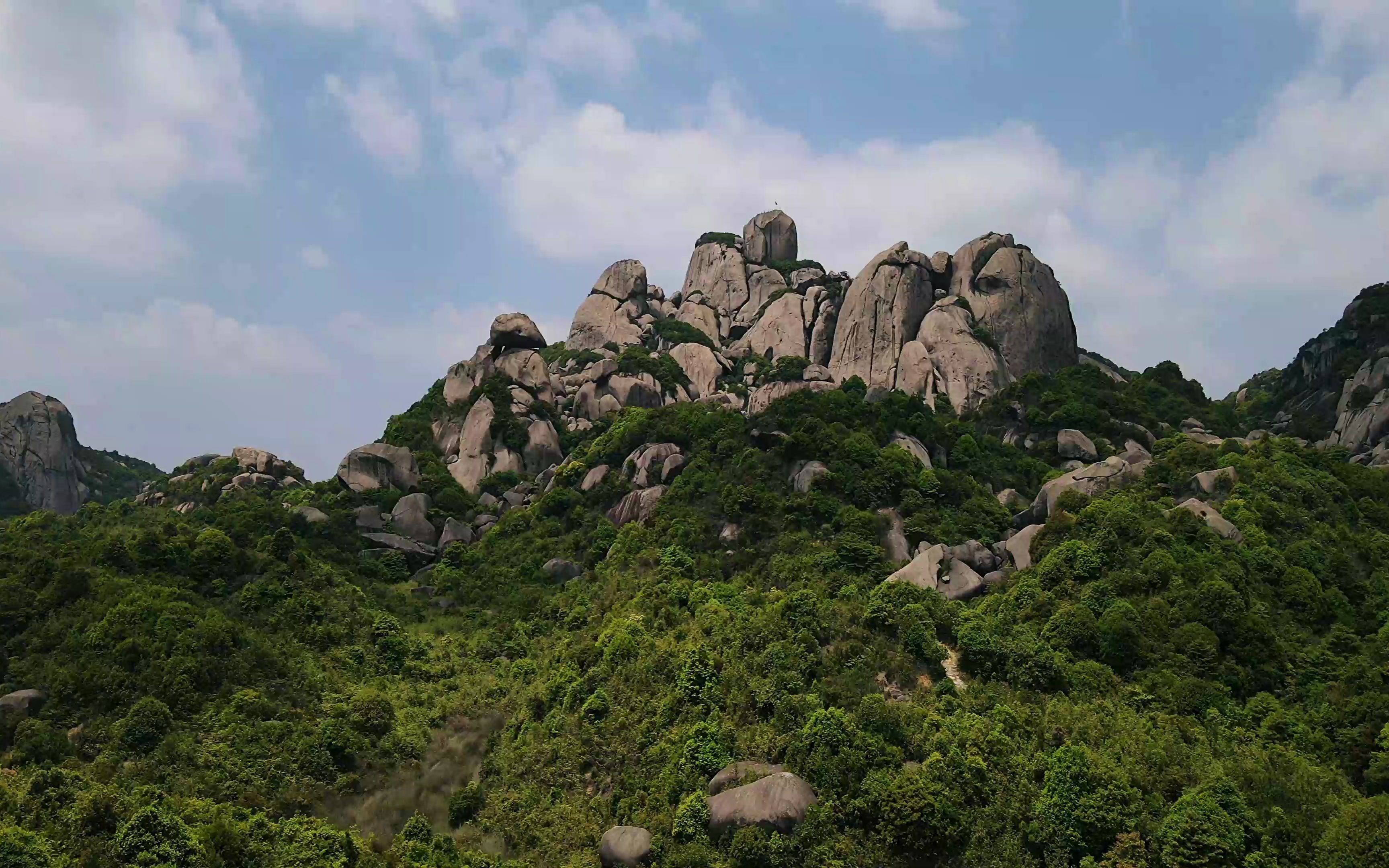 诏安乌山风景区红旗岩图片