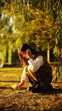 [图]《一场秋雨，一场风，带你抓住秋天的尾巴，教你如何拍唯美秋色人像 》