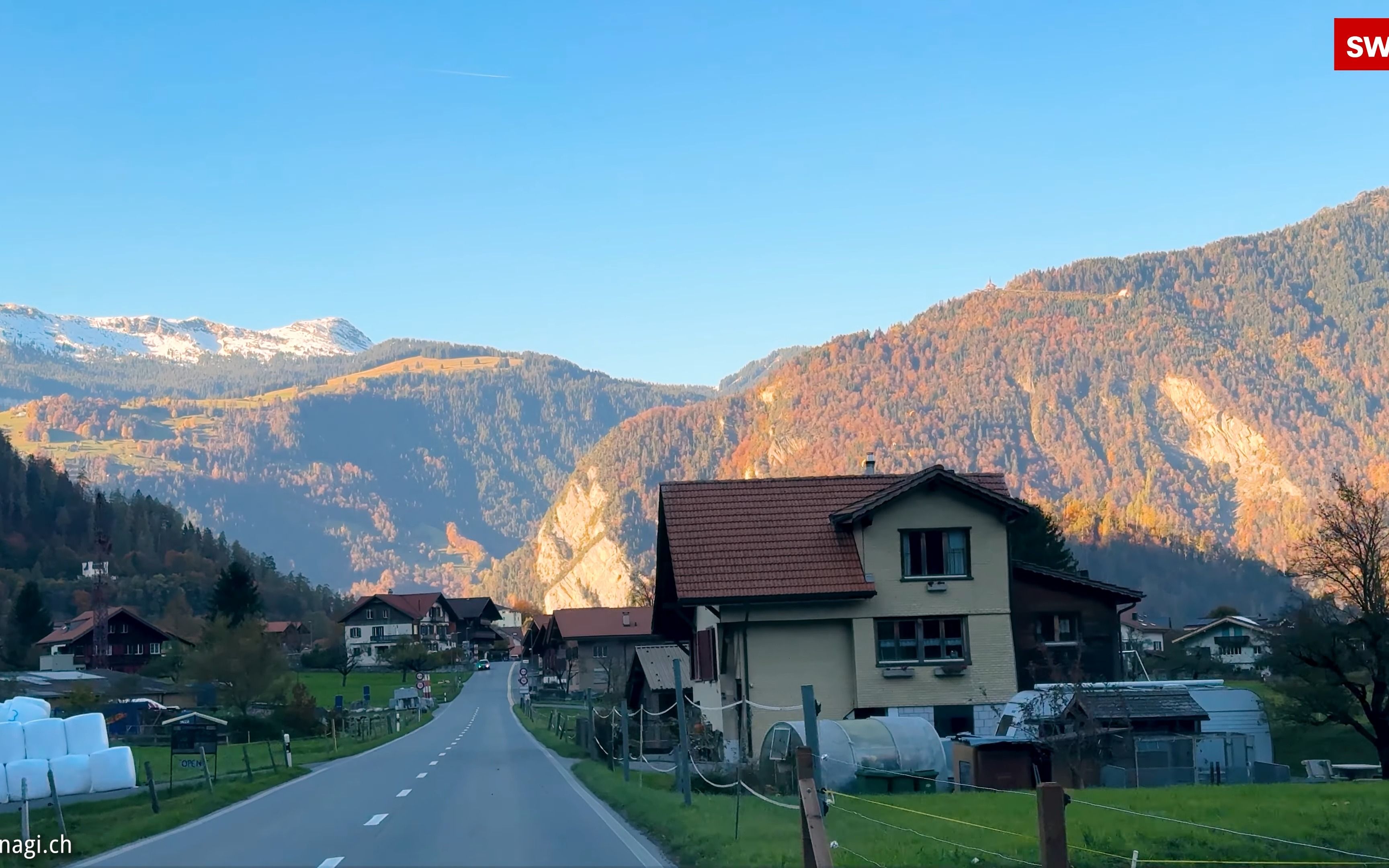 【4k】949399 瑞士9893格林德瓦尔德和劳特布龙嫩的金色秋