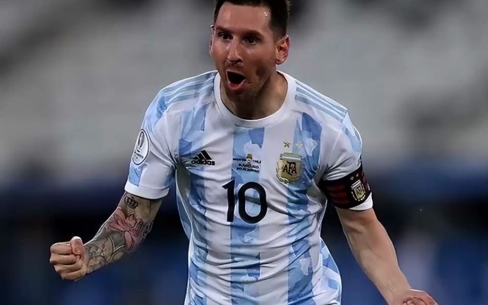 迈阿密x梅西第8座金球奖颁奖典礼官方正在直播:迈阿密国际vs梅西