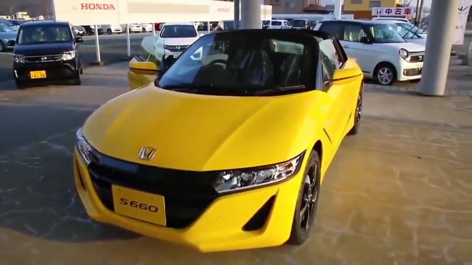 本田小跑车s660, 颜色够艳
