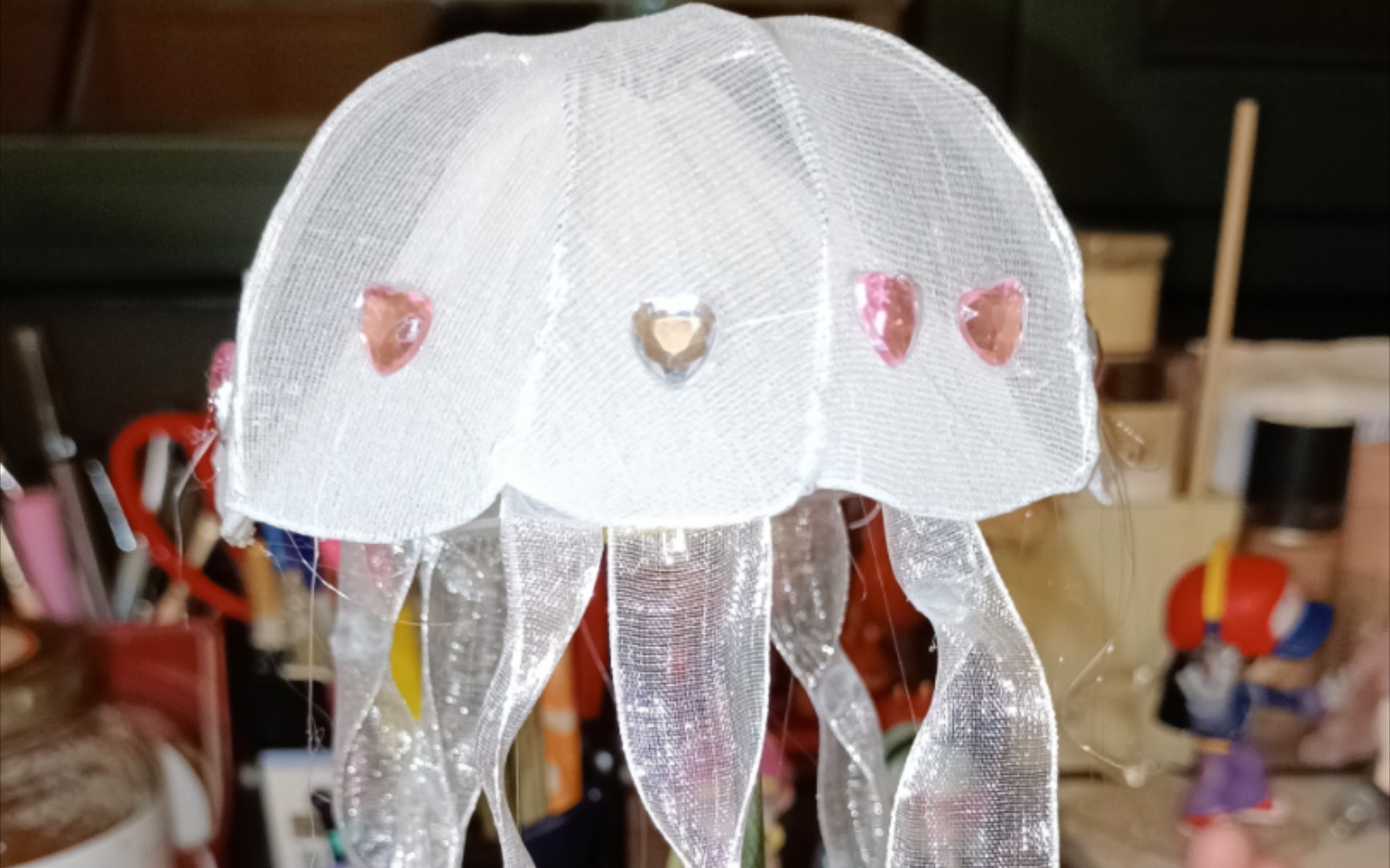 丝网花精品设计作品:女神节礼物——水母发光摆件