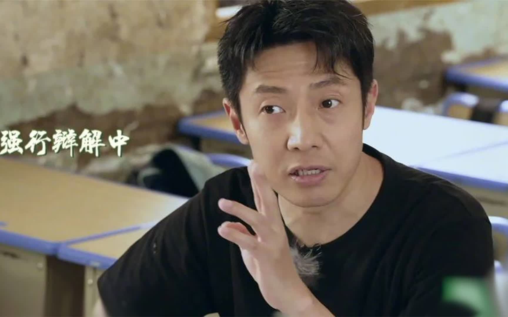 "凡尔赛鼻祖撒贝宁,被康辉现场纠正错别字,吓得小撒连连道歉