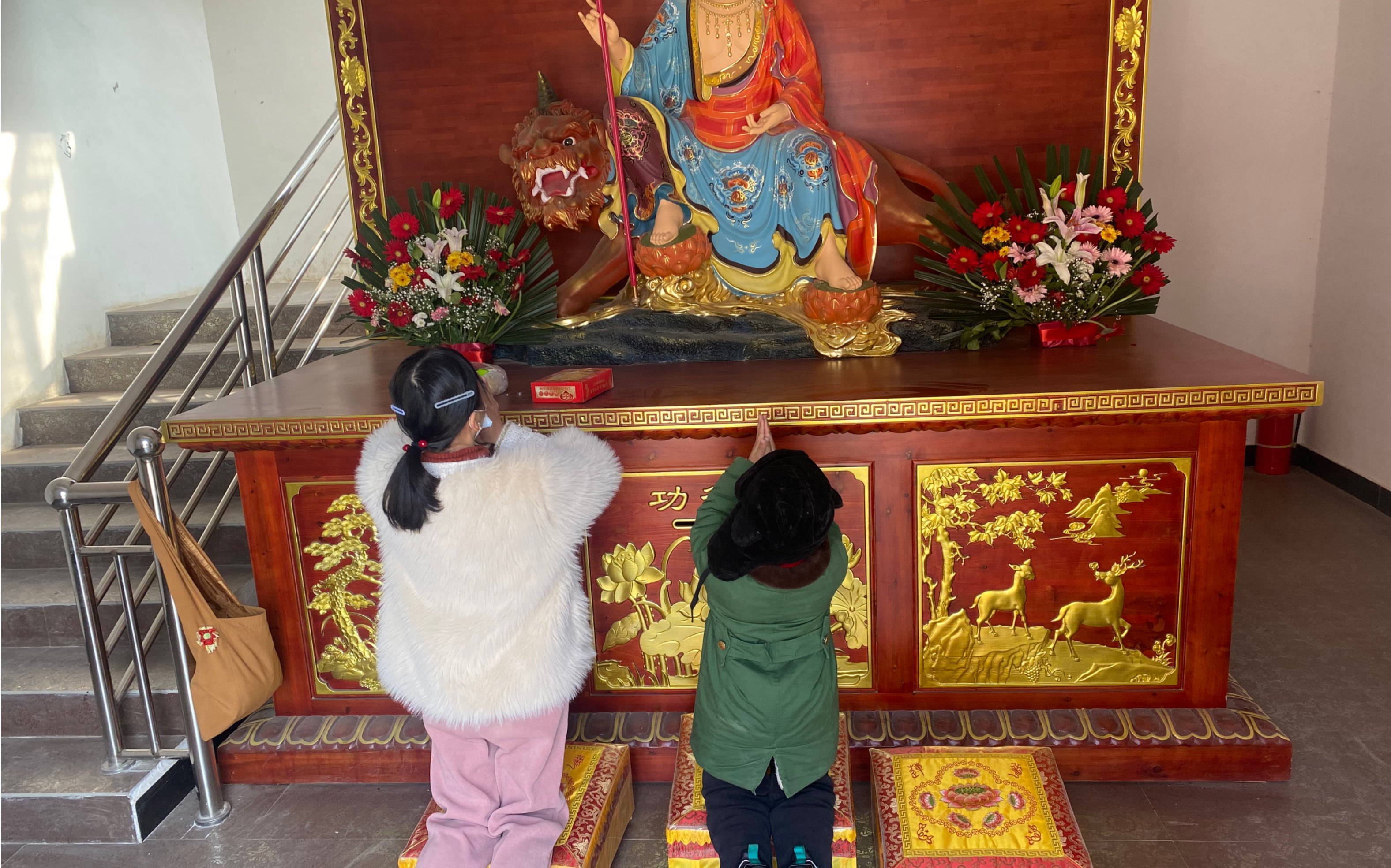 正月十五逛庙会,烧香拜佛祈福!