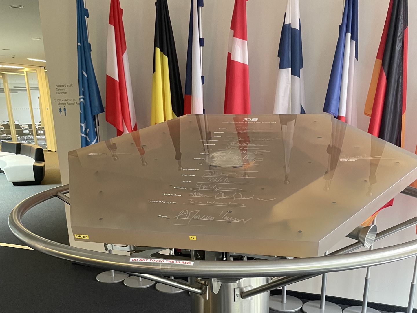 欧洲极大望远镜的单一拼接镜胚