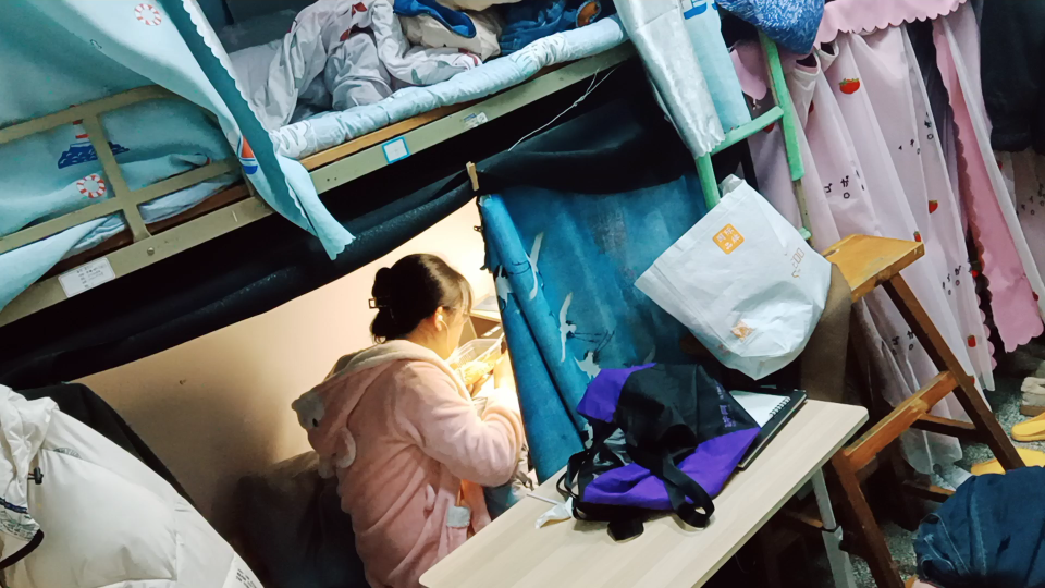 大学生宿舍半夜的迷惑行为