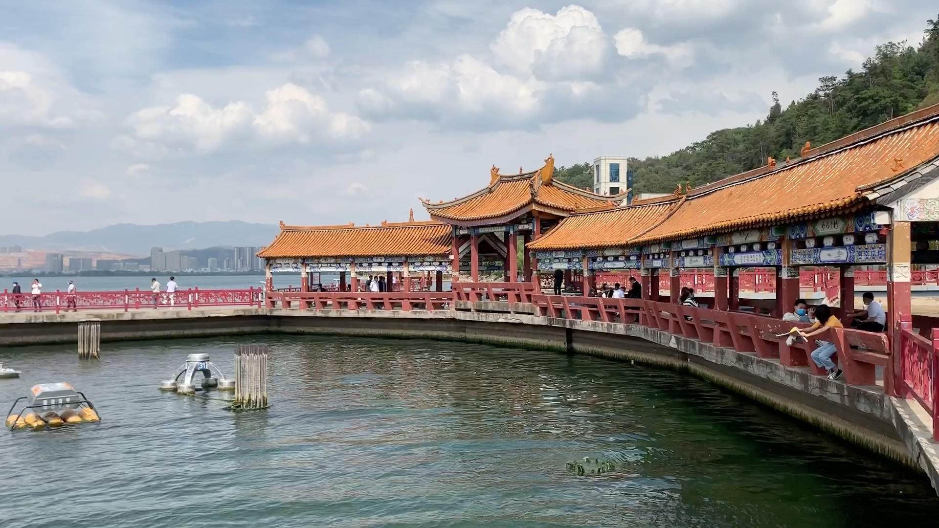 大理洱海公园望海楼长廊——观银苍玉洱,绮丽风光而流连忘返……_哔哩