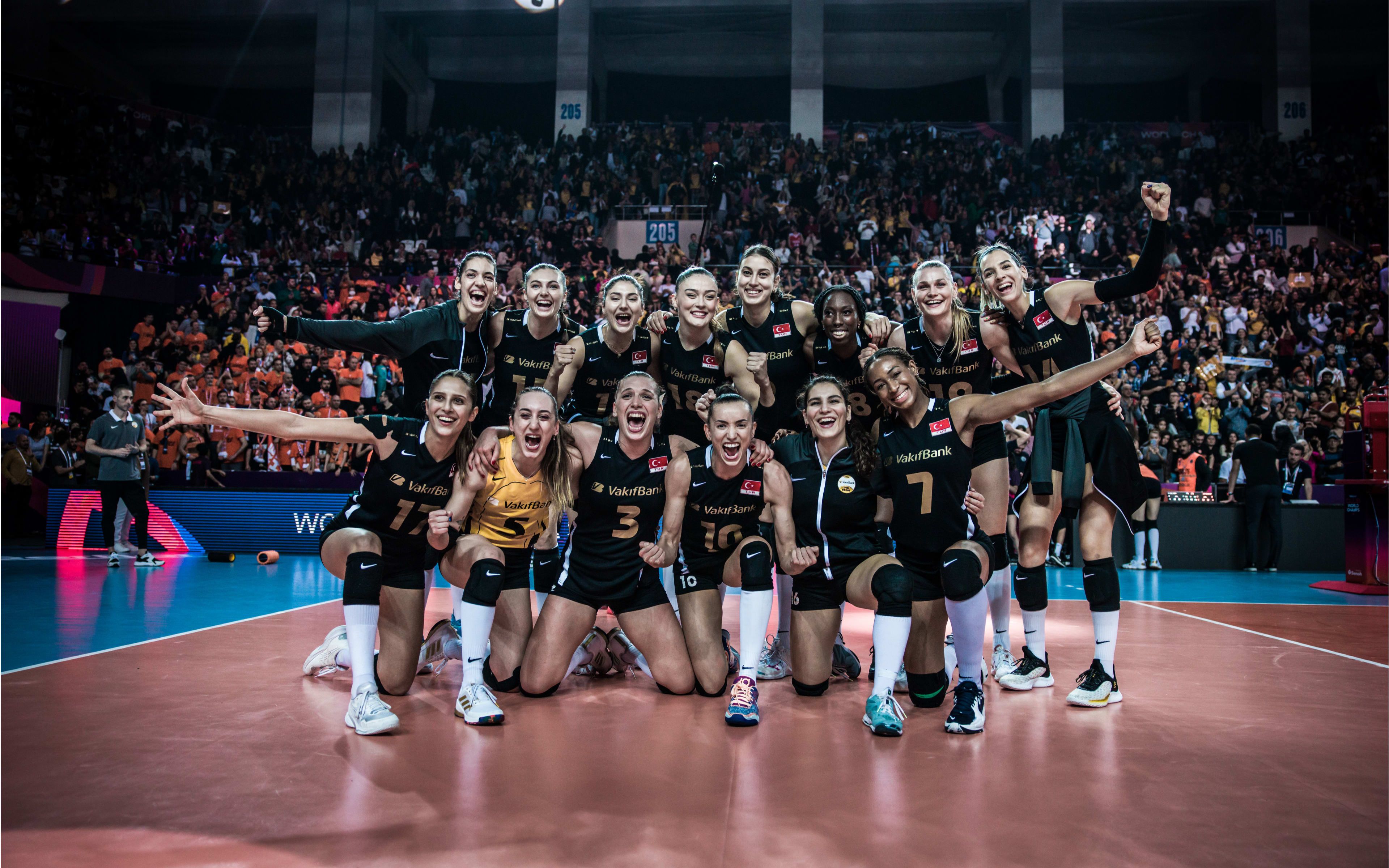 艾格努,博斯科维奇决战,世俱杯瓦基弗银行女排战胜伊萨晋级决赛