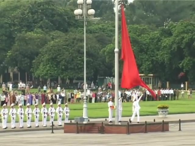 [图]【越南语】每天胡志明主席纪念堂前的升旗仪式