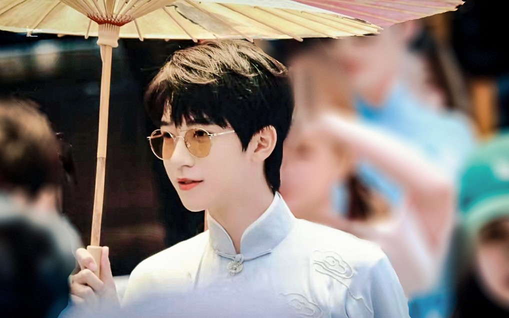 贺峻霖|民国小少爷既视感!_哔哩哔哩_bilibili