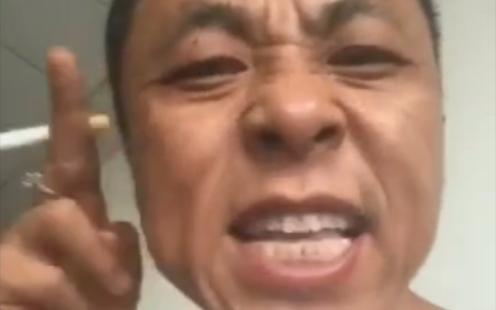 黑手哥祝大家幸福快乐每一天!