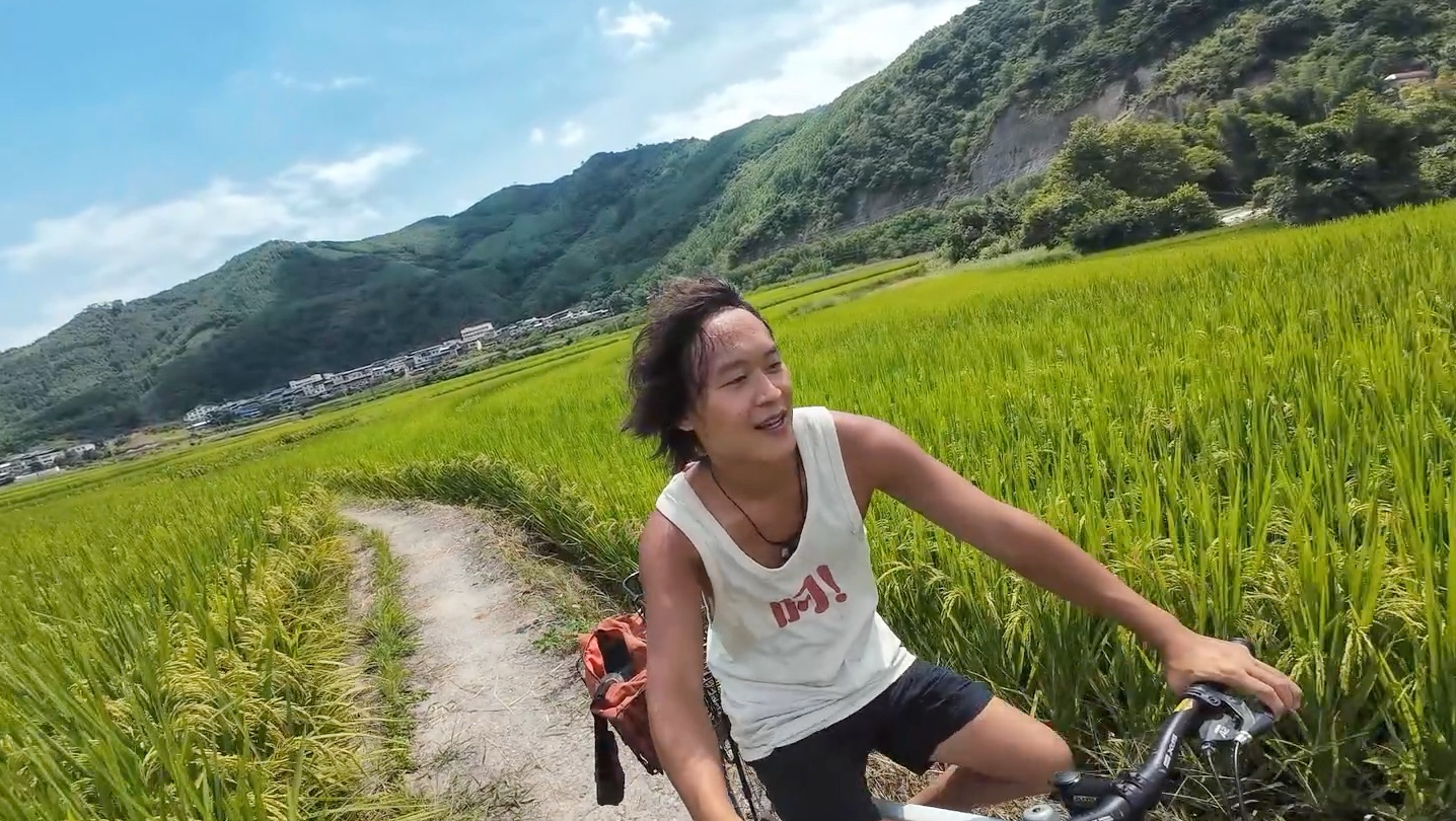 这种状态待村里两年，感觉已经年轻二十岁了