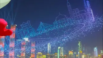 老外受到甲亢哥启发亲自来到重庆旅游偶遇五千架无人机表演直呼这场面太震撼了❗
