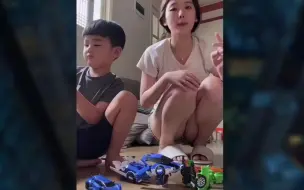 Скачать видео: 小小年纪就会千年杀