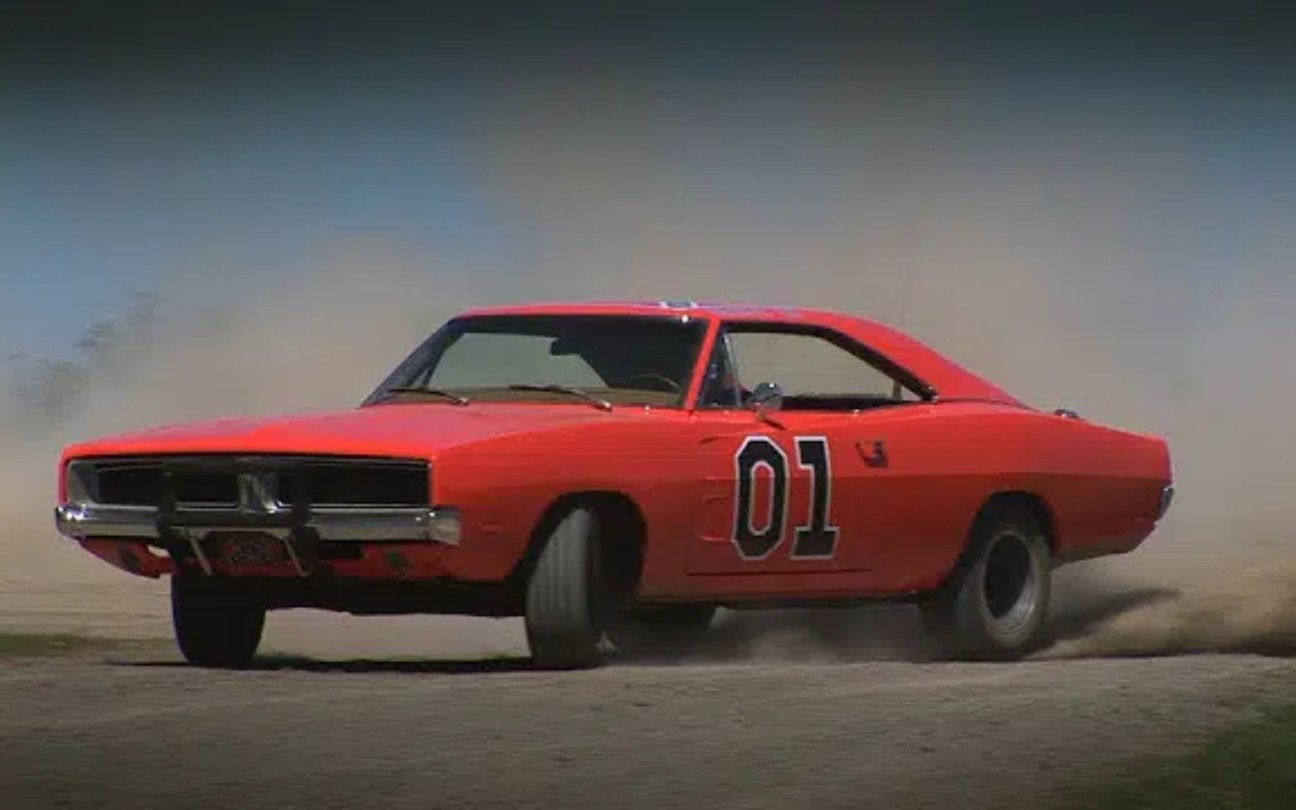 [图]【HOT ROD】美國汽車界電影明星終極大追逐 - 「李將軍」1969年道奇Charger r/t 對陣「盜匪」1977年龐蒂亞克火鳥Trans Am