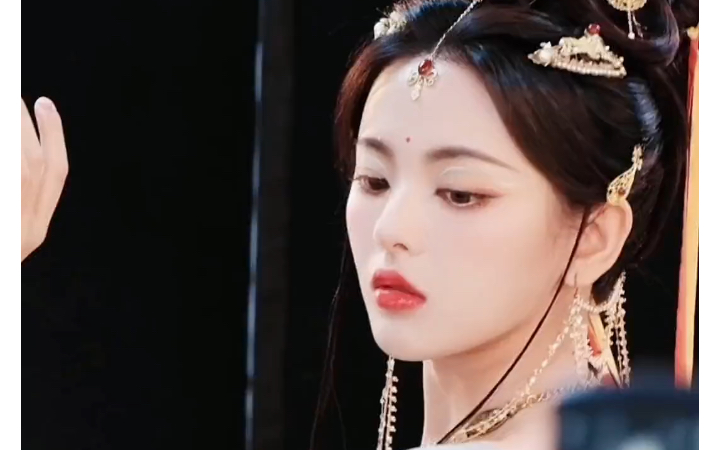 杨超越敦煌飞天造型让人心动