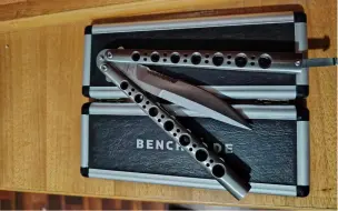 Download Video: benchmade绝版经典钛柄蝴蝶刀—42甩