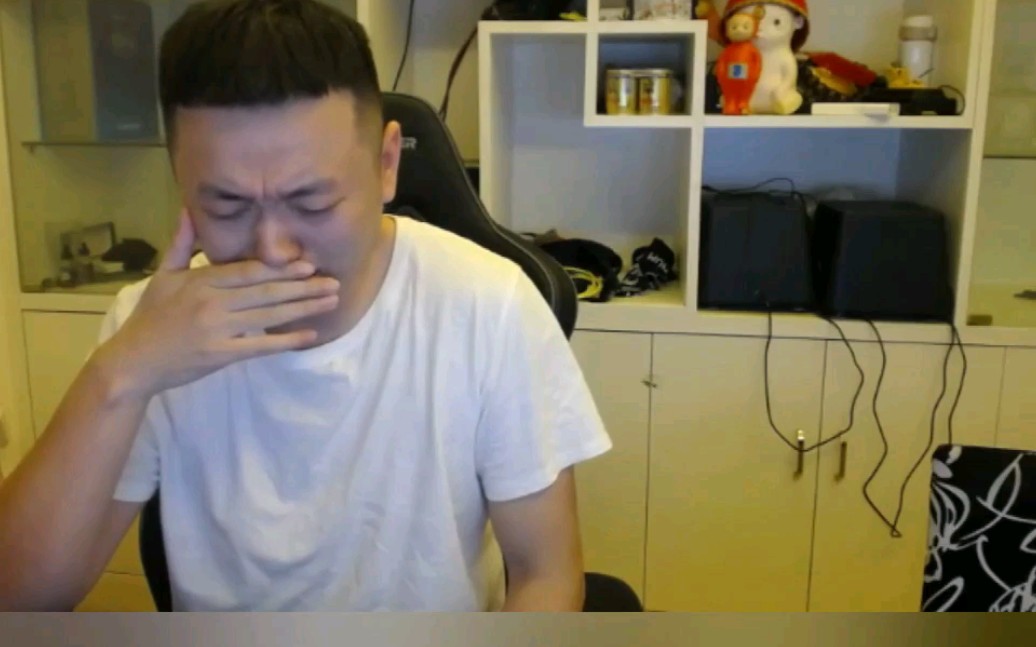 药水哥聊聊近况,说哭就哭狂飙演技