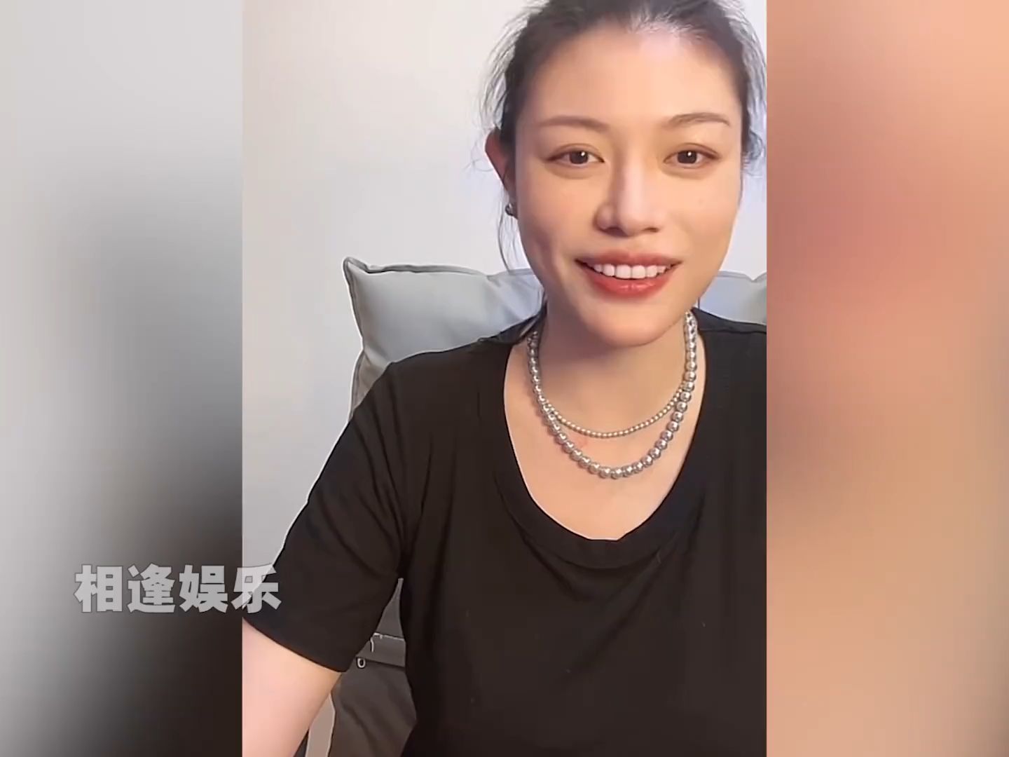 葛荟婕直播表示:汪峰虽然丑但也有优点,称小苹果被奶奶养的很好