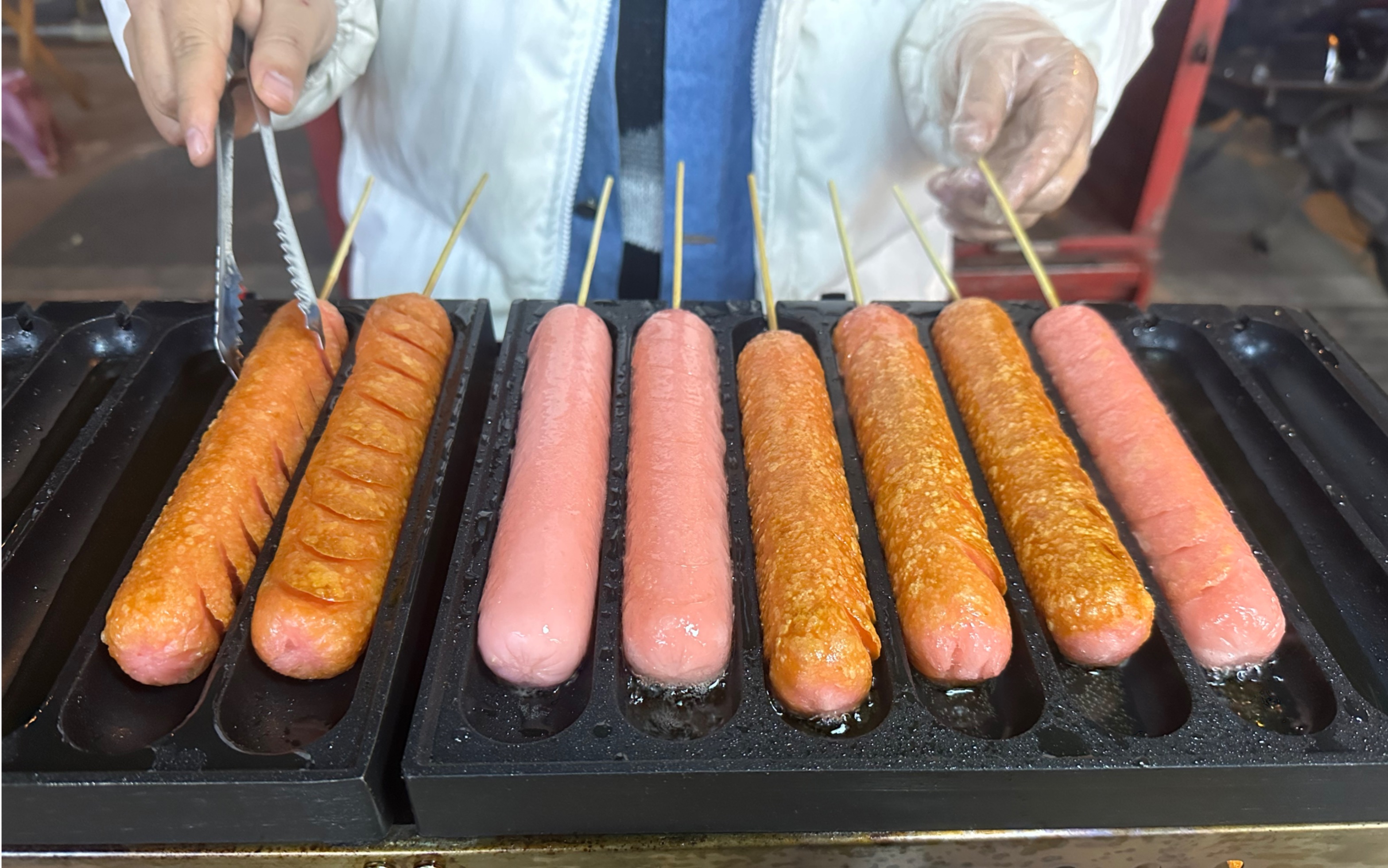 备货烤肠准备出摊