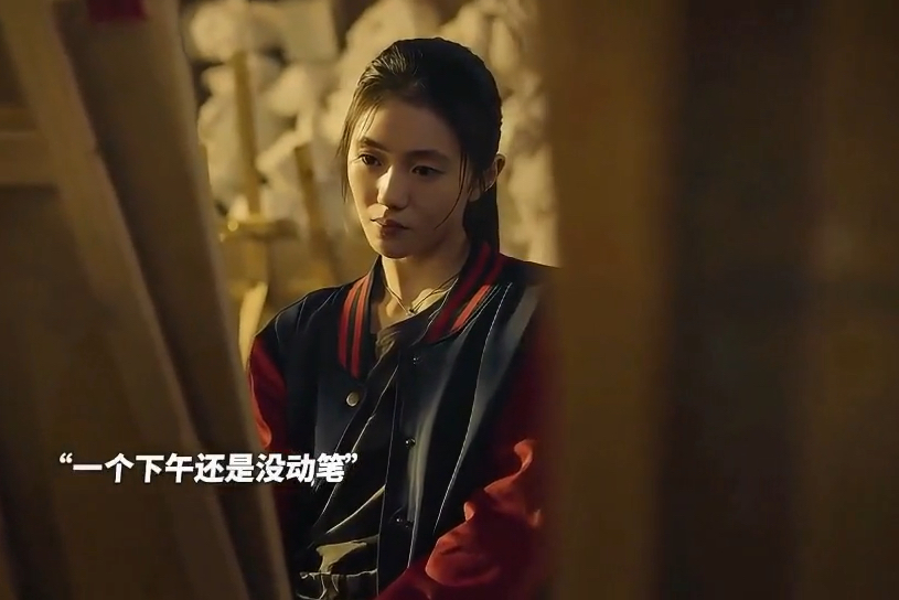 世界是黑暗的，可人心终会发出一丝光亮。