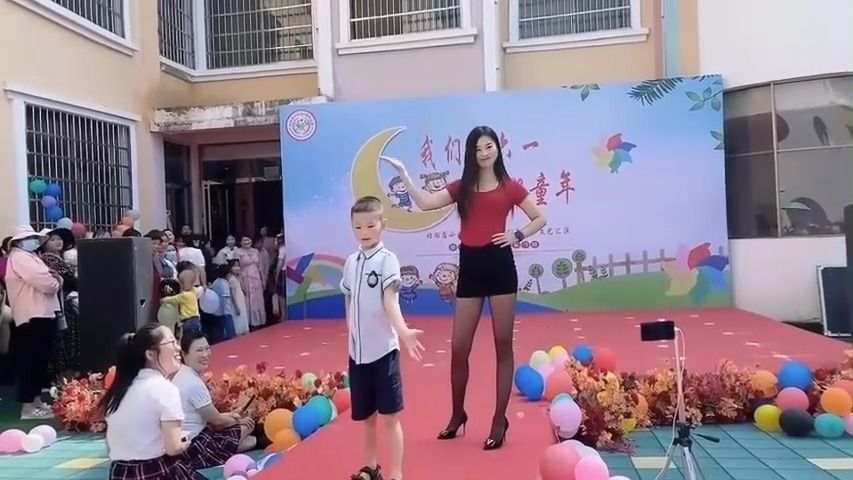 这是哪个幼儿园,我想转学!!哔哩哔哩bilibili