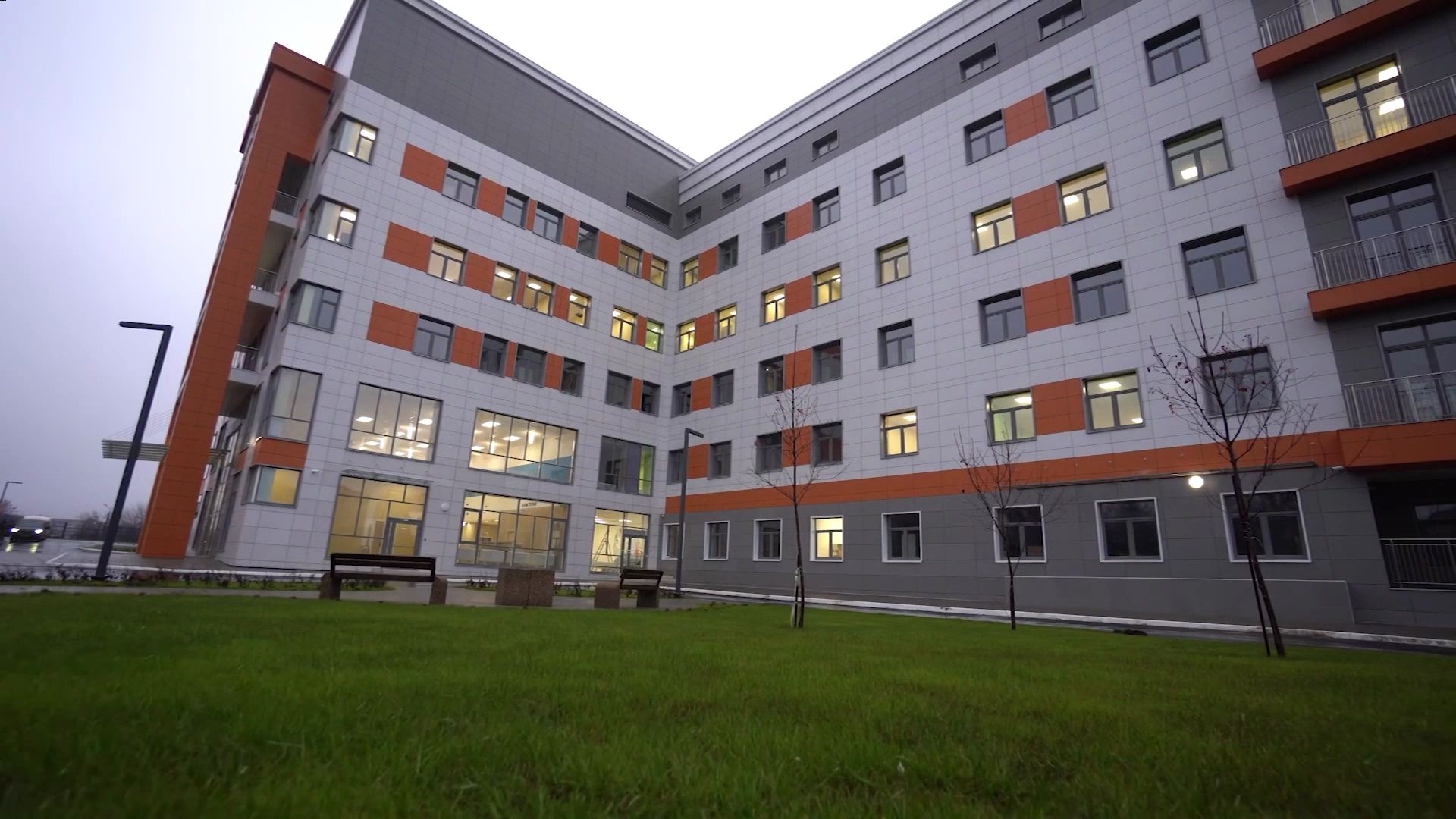 顿涅茨克新建的妇产中心医院,每年可接生7000名新生儿,2024.4.12