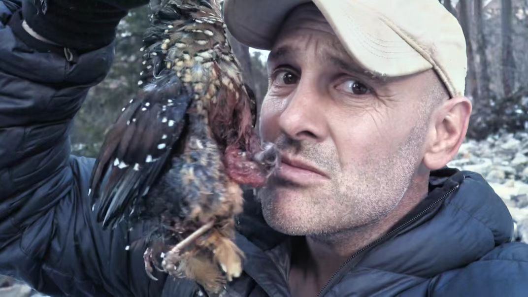 德爷四姑娘山荒野求生,迎战好莱坞女演员凯,胜利者会是谁呢?