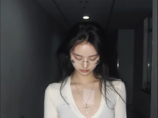 每日大赛反差大赛眼镜是哪款(每日大赛反差眼镜系列热门事件)