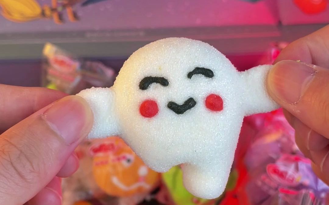 我家小盆友被这个万圣节棉花糖可爱到了,特别喜欢!