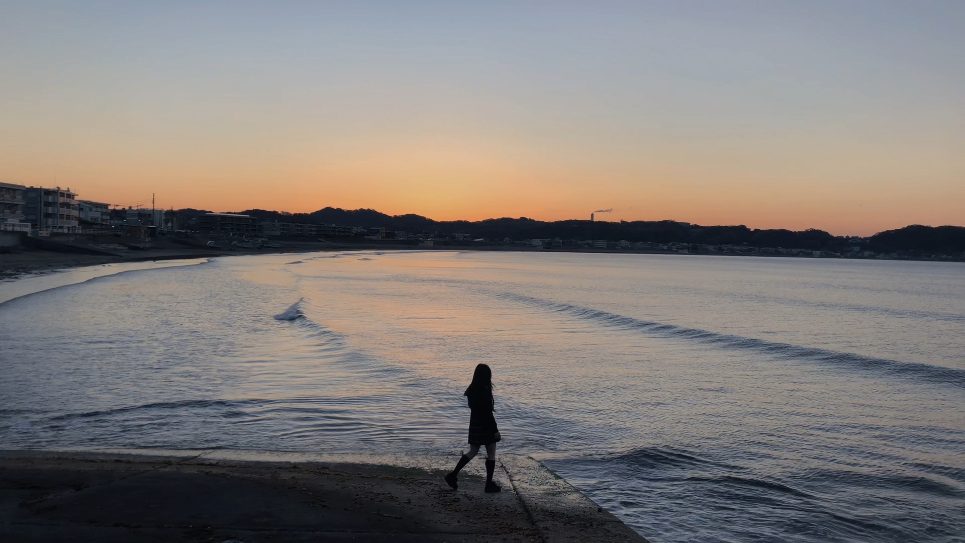 好想再去一次镰仓,好想在海边骑一次单车,好想看一场烟火大会!