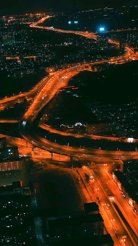 [图]花好月圆圆月夜，人归语欢团聚时。莫思身