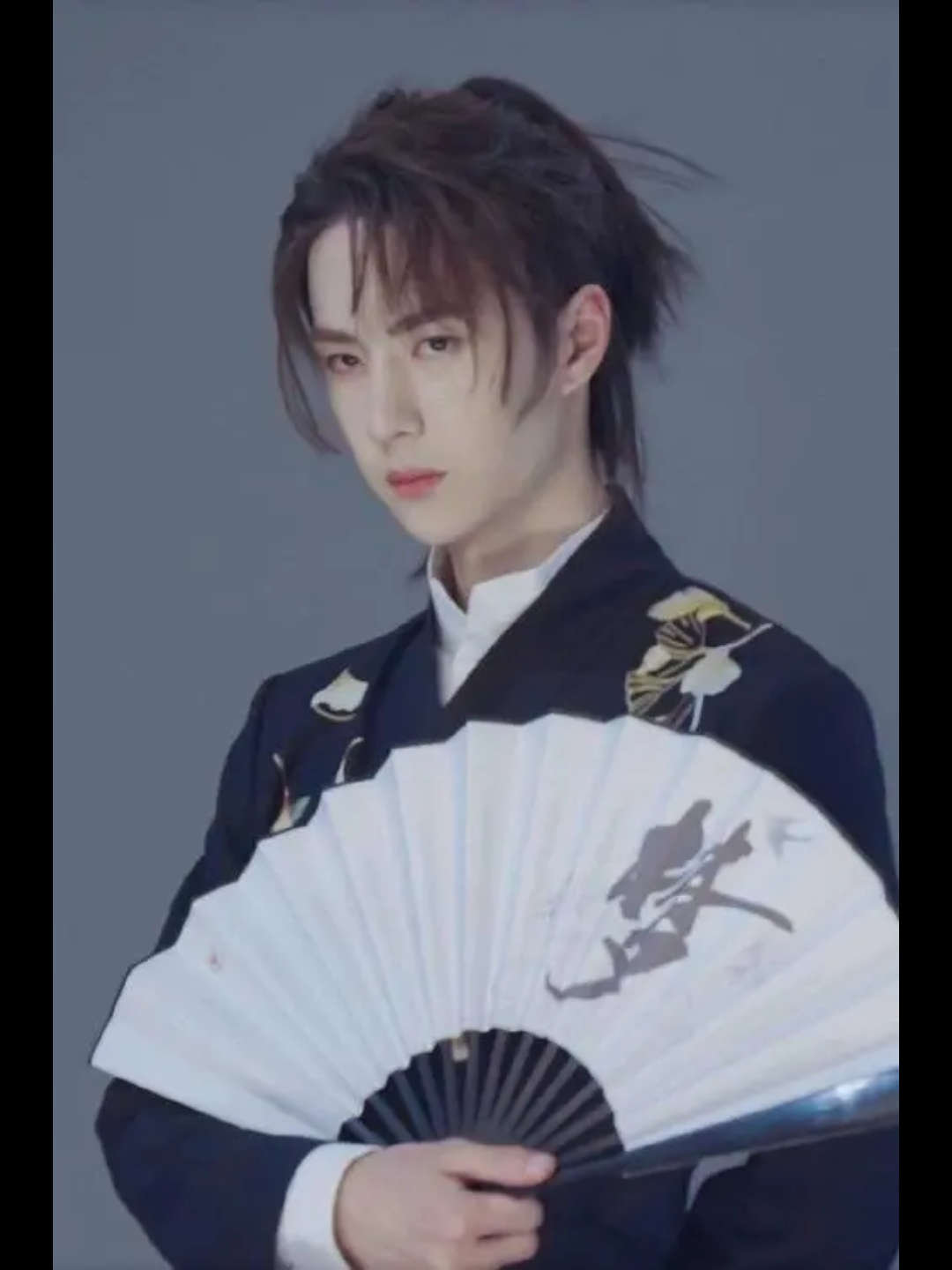 王一博扇子