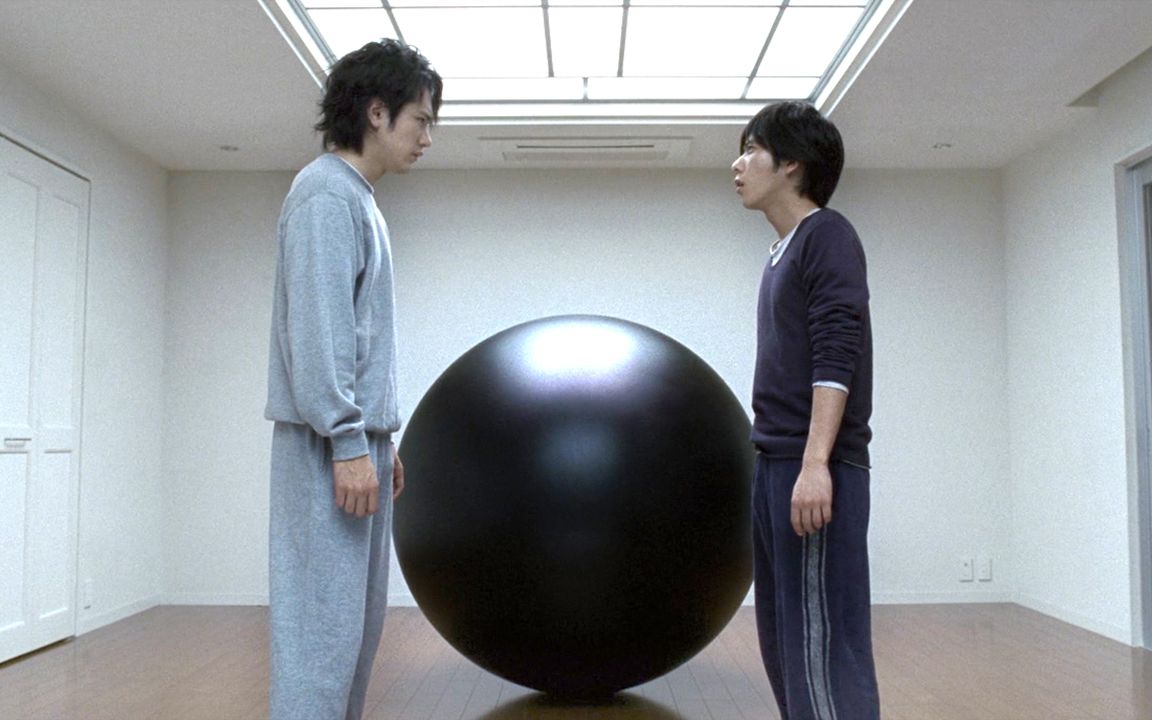 来到神秘黑球空间打外星人攒满100分就能重生速看科幻电影杀戮都市