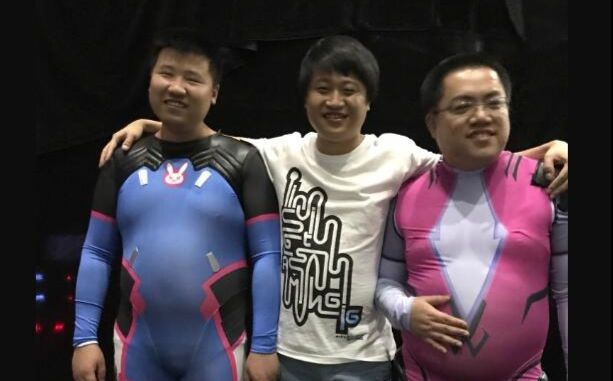 前方猛男记者传来的老男孩女装视频_哔哩哔哩 (゜-゜)つロ 干杯~-bili