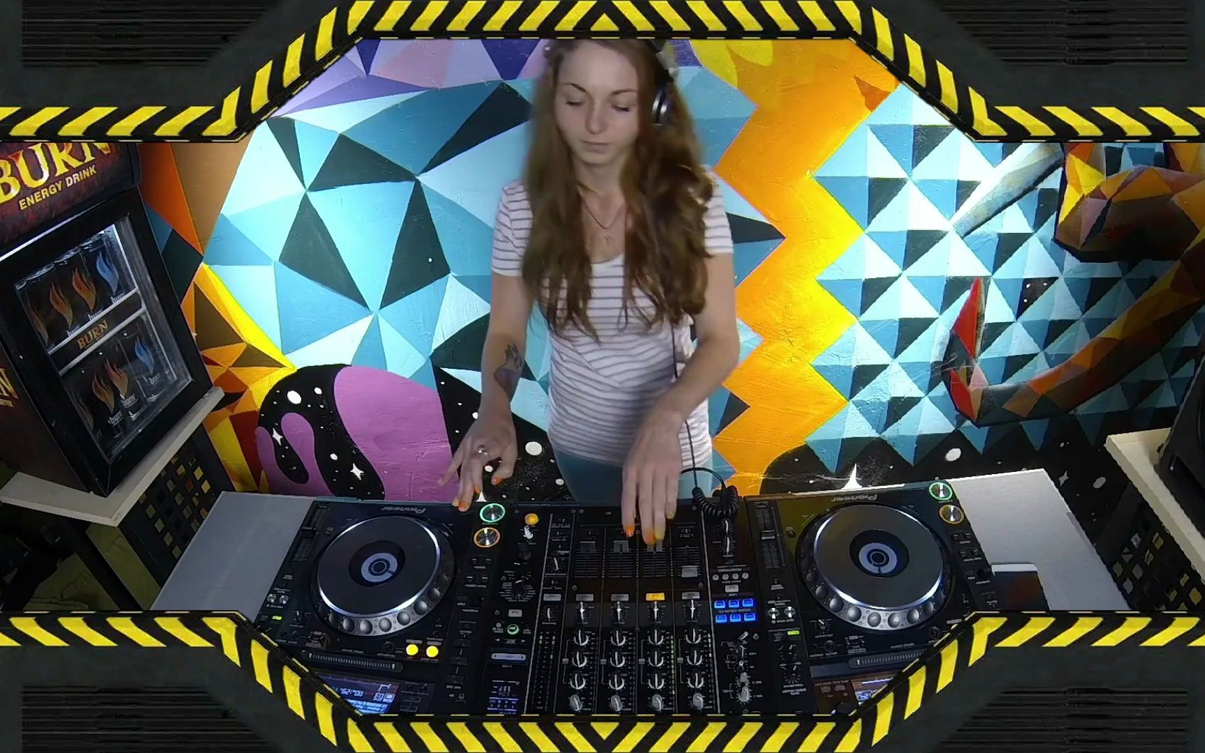 dj打碟(电子音乐)电音云蹦迪之- zimba