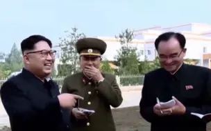 朝鲜领袖金正恩视察农村！李雪主也陪同金正恩左右！真是夫唱妇随