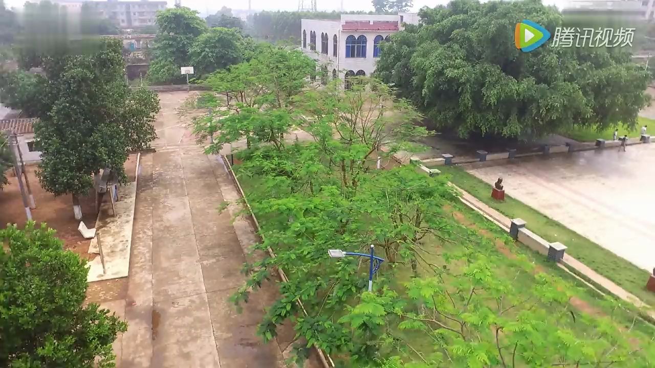 雷州市龙门中学