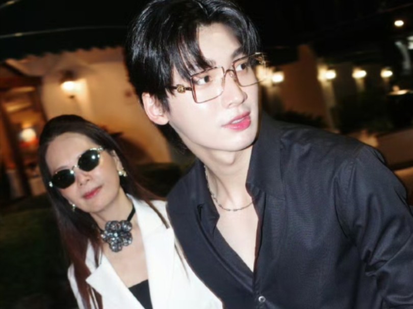 你正在追的泰国泰剧 泰星张锦琦pond ponlawit在8月12日母亲节特别用