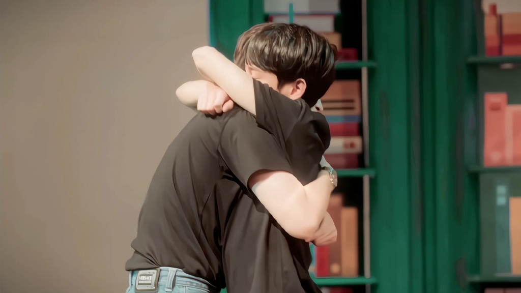 (offgun)他们的拥抱比接吻更让人心动