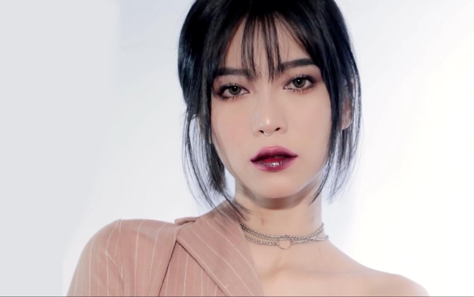 【丽子美妆】中文字幕 sichen-摇滚风妆容 不能更随意