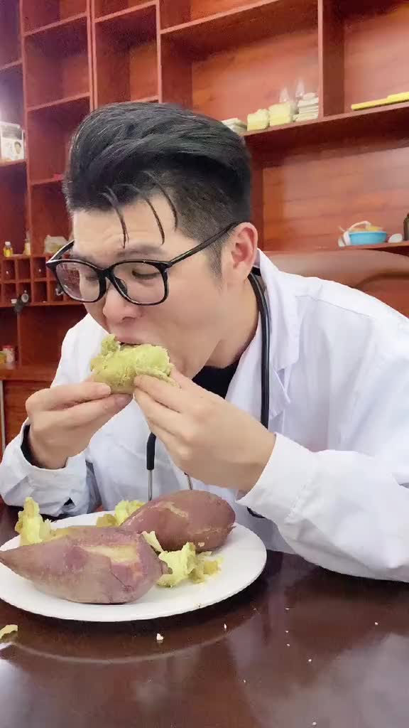 人生就好像吃番薯一样不知道什么时候会拉风粤语主任小美玲荔枝妹