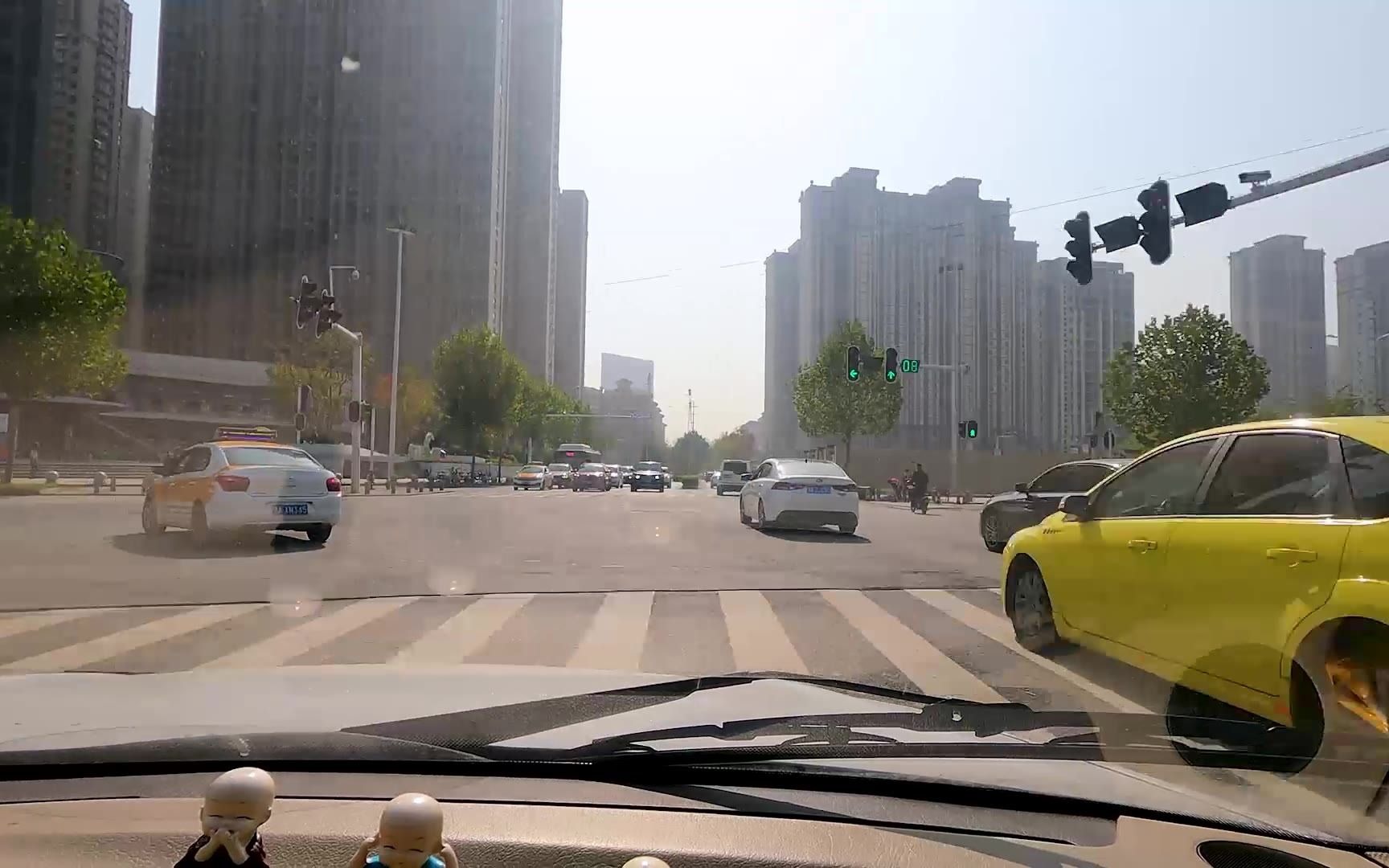 东门出西门进 用狗9当行车记录围着塔子湖东路绕一圈